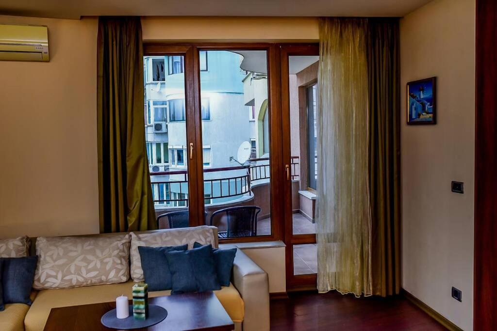 Sea View Apartment Next To Sea Garden And Beach Varna Exterior foto